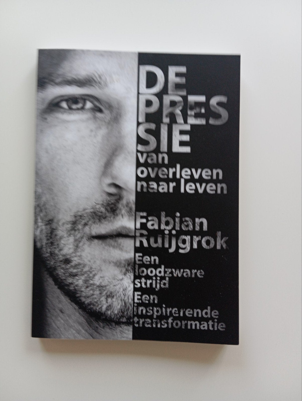 Depressie van overleven naar leven, Ophalen of Verzenden, Zo goed als nieuw