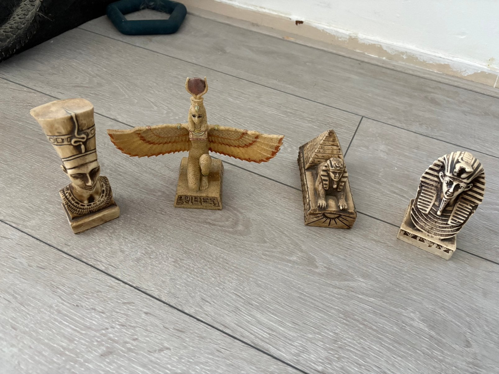 Egyptische beeldjes, Ophalen, Zo goed als nieuw, Overige materialen