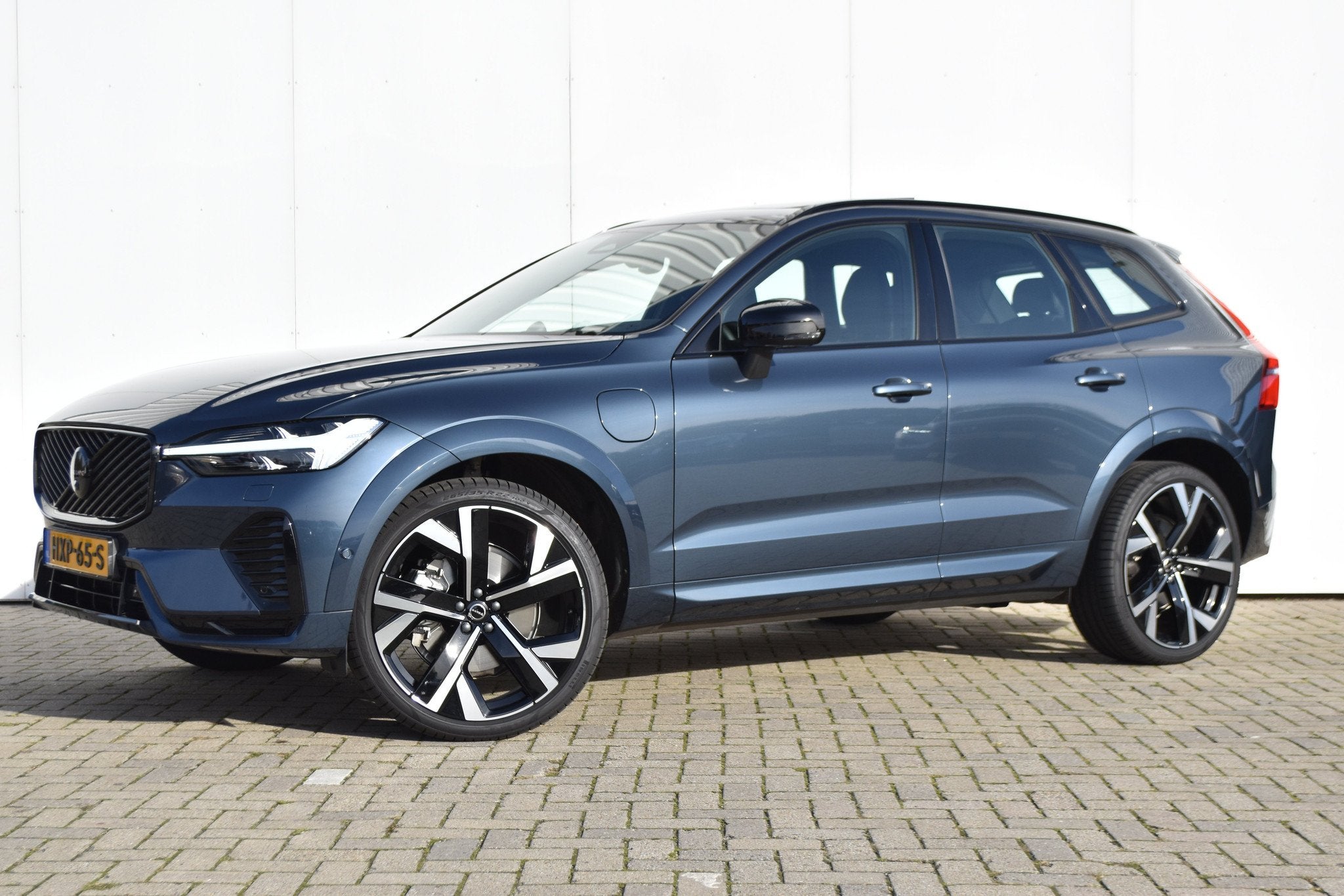 Volvo XC60 2.0 T6 Plug-in hybrid AWD Ultra Black Edition, Auto's, 12 maanden, Gebruikt, Euro 6, 4 cilinders