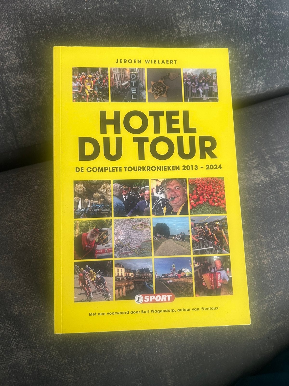 HOTEL DU TOUR JEROEN WIELAERT 2025 €9,99 incl verzending, Ophalen of Verzenden, Nieuw, Lopen en Fietsen