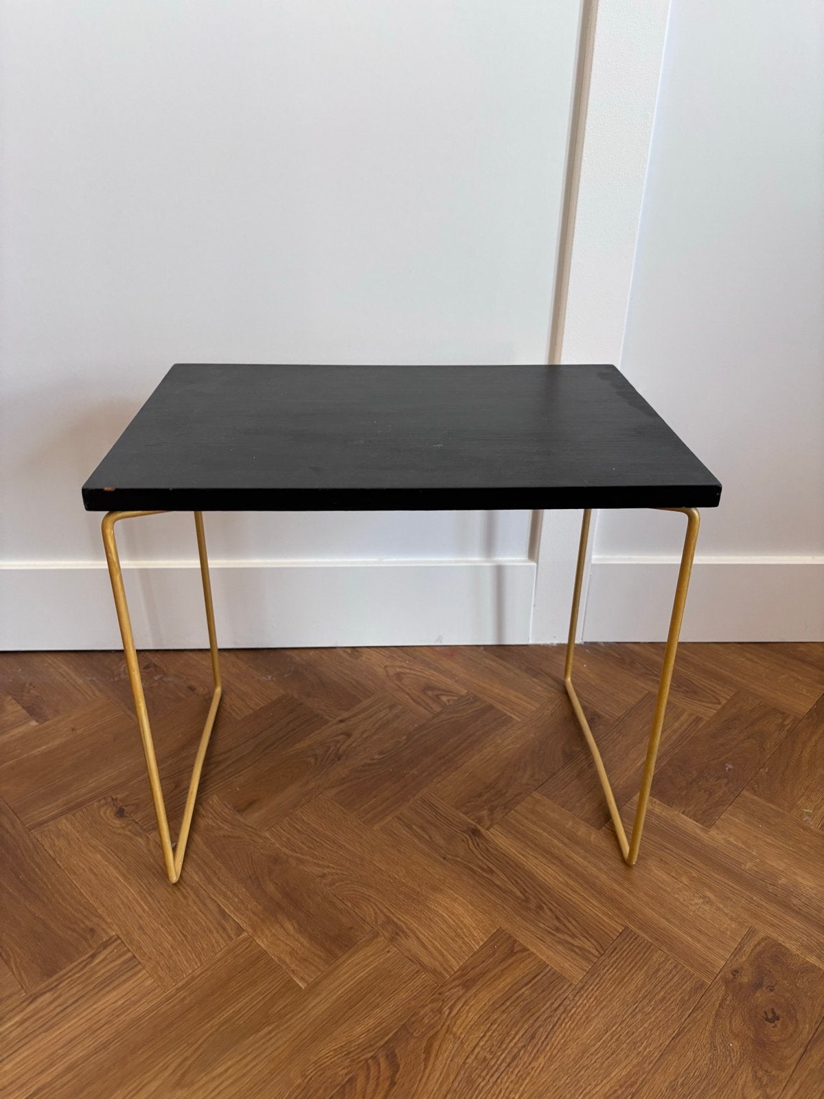Zwart bijzettafeltje, Huis en Inrichting, Tafels | Bijzettafels, Ophalen, Minder dan 45 cm, Minder dan 55 cm, Gebruikt