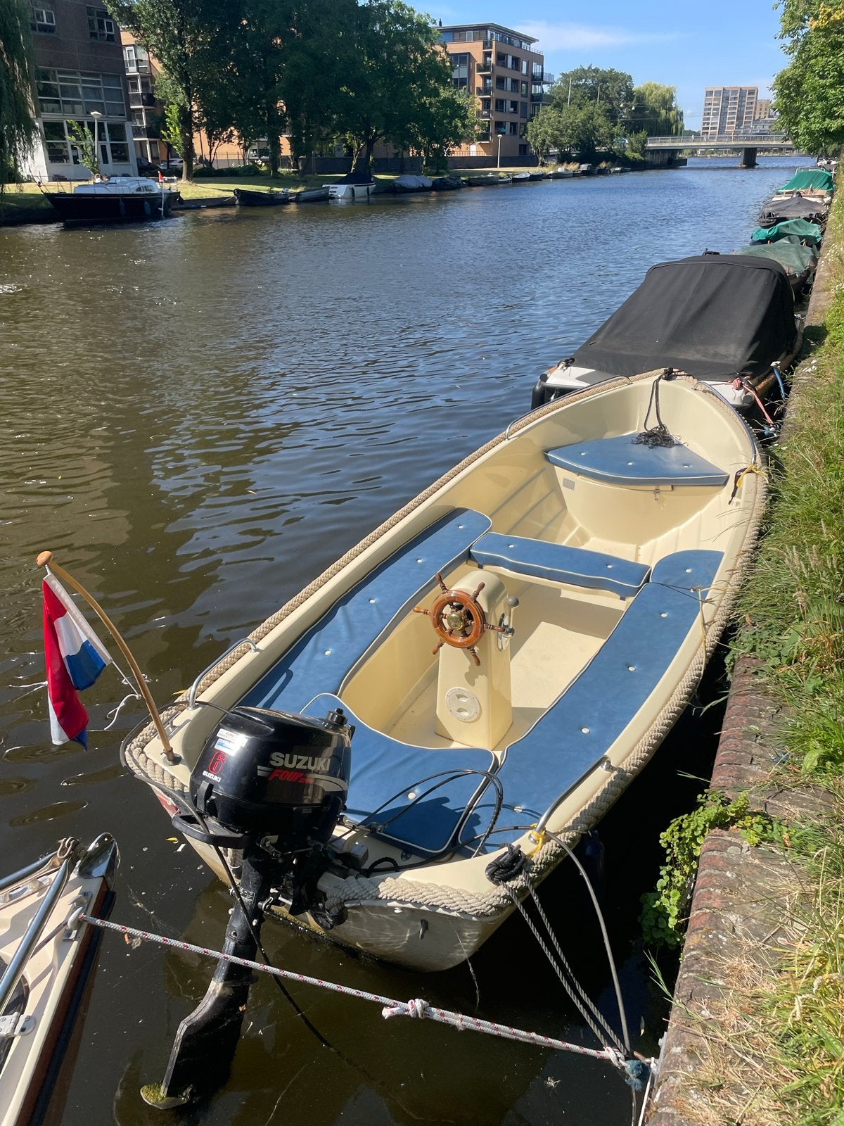 Corsiva 430 sloep met Suzuki 4-takt 6PK buitenboordmotor, Ophalen, 6 pk, Zo goed als nieuw, Kussenset