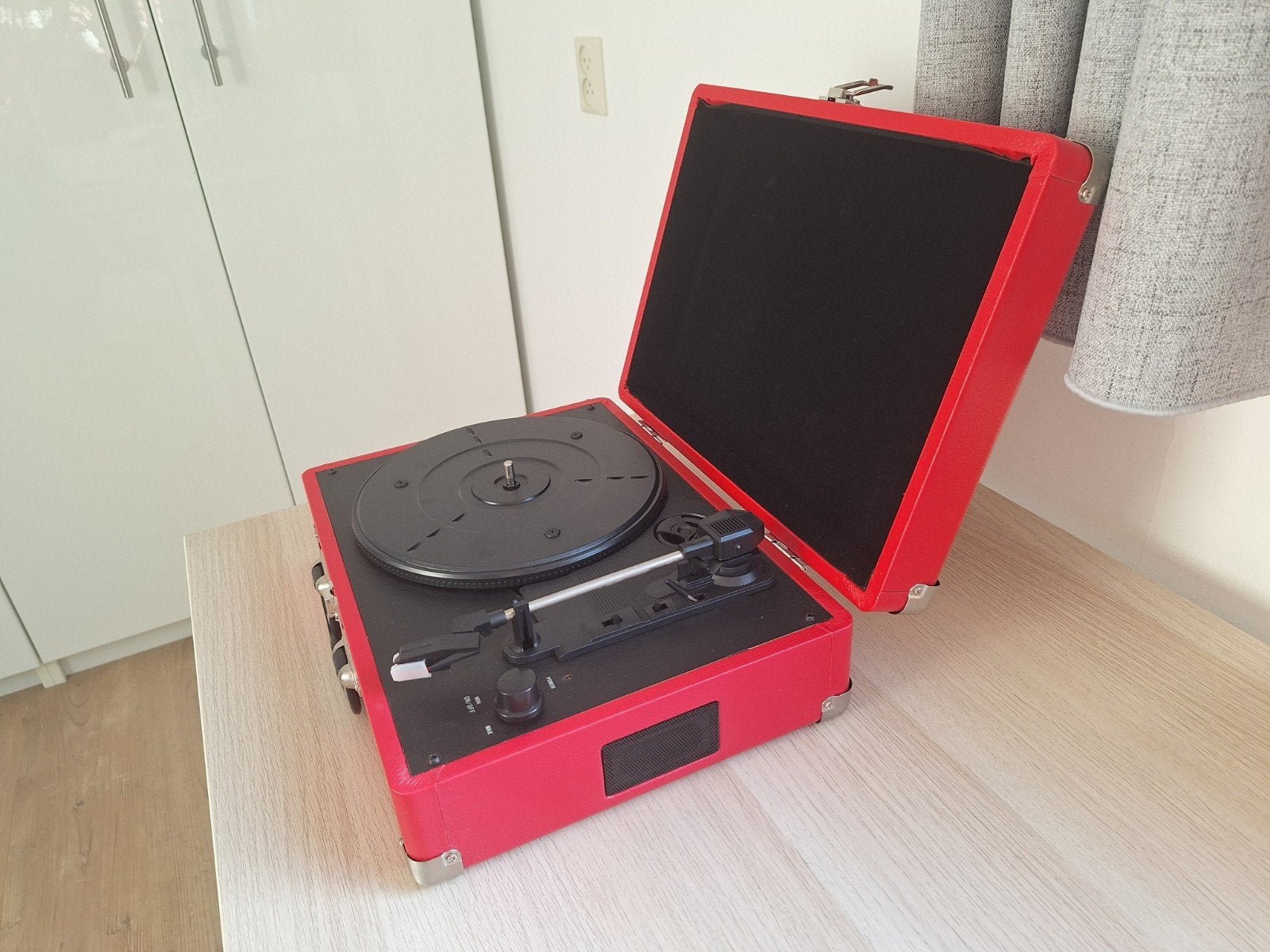 Rode koffer platenspeler, Ophalen of Verzenden, Zo goed als nieuw, Platenspeler, Overige merken