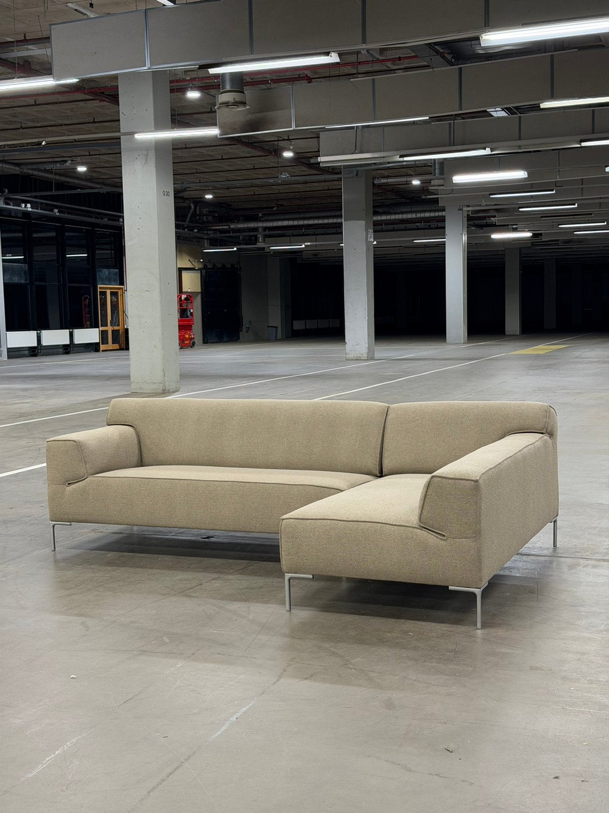 Design on Stock Bloq Bank | Beige | Nieuwstaat + Garantie, 250 tot 300 cm, Overige materialen, Hoekbank, Ophalen of Verzenden