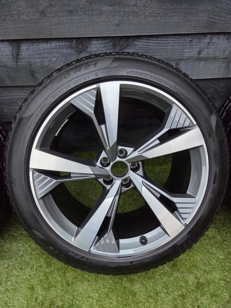 Audi SQ8 Velgen met Banden - 285/40R21 Pirelli, Auto-onderdelen, Banden en Velgen, Gebruikt, 285 mm, Banden en Velgen, Terreinwagen