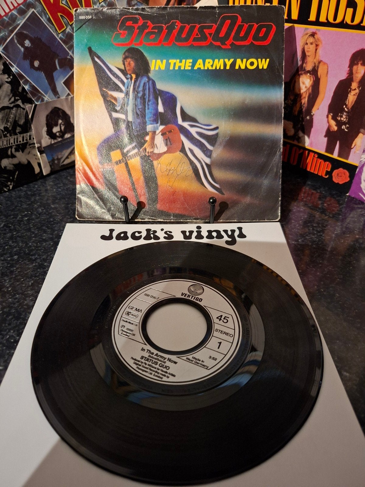 Status Quo - In The Army Now (Vinyl Single) 1986/2, Beschermende buitenhoes, Ophalen of Verzenden, Zo goed als nieuw, 7 inch