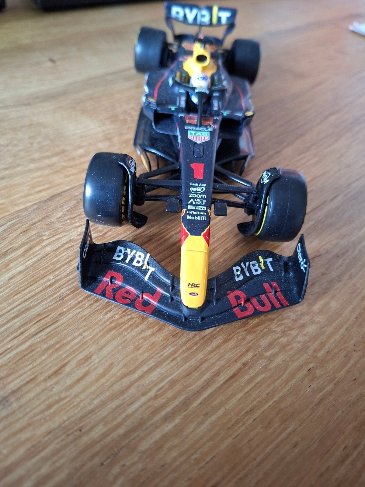 Burago Oracle Red Bull Racing RB19 1:24 modelauto, Ophalen of Verzenden, Zo goed als nieuw, Auto, Bburago