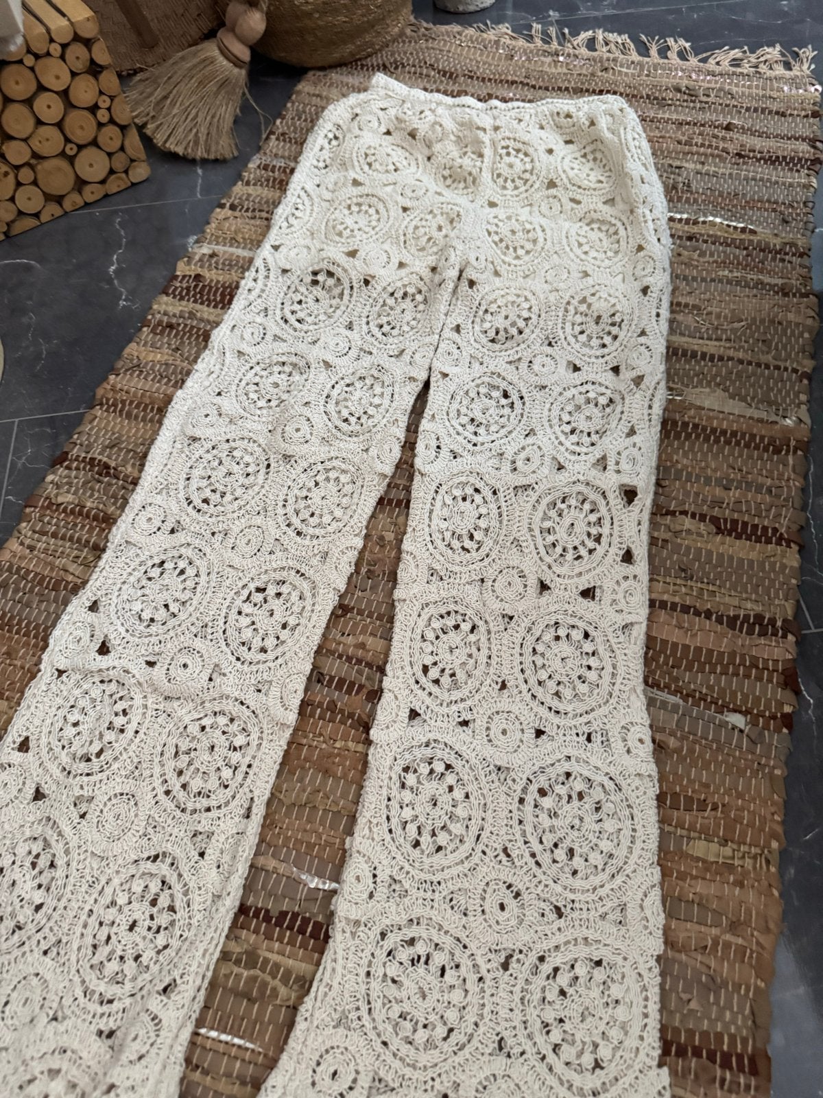Gehaakte broek met korte short erin, Kleding | Dames, Broeken en Pantalons, Maat 38/40 (M), Beige, Ophalen of Verzenden, Zo goed als nieuw
