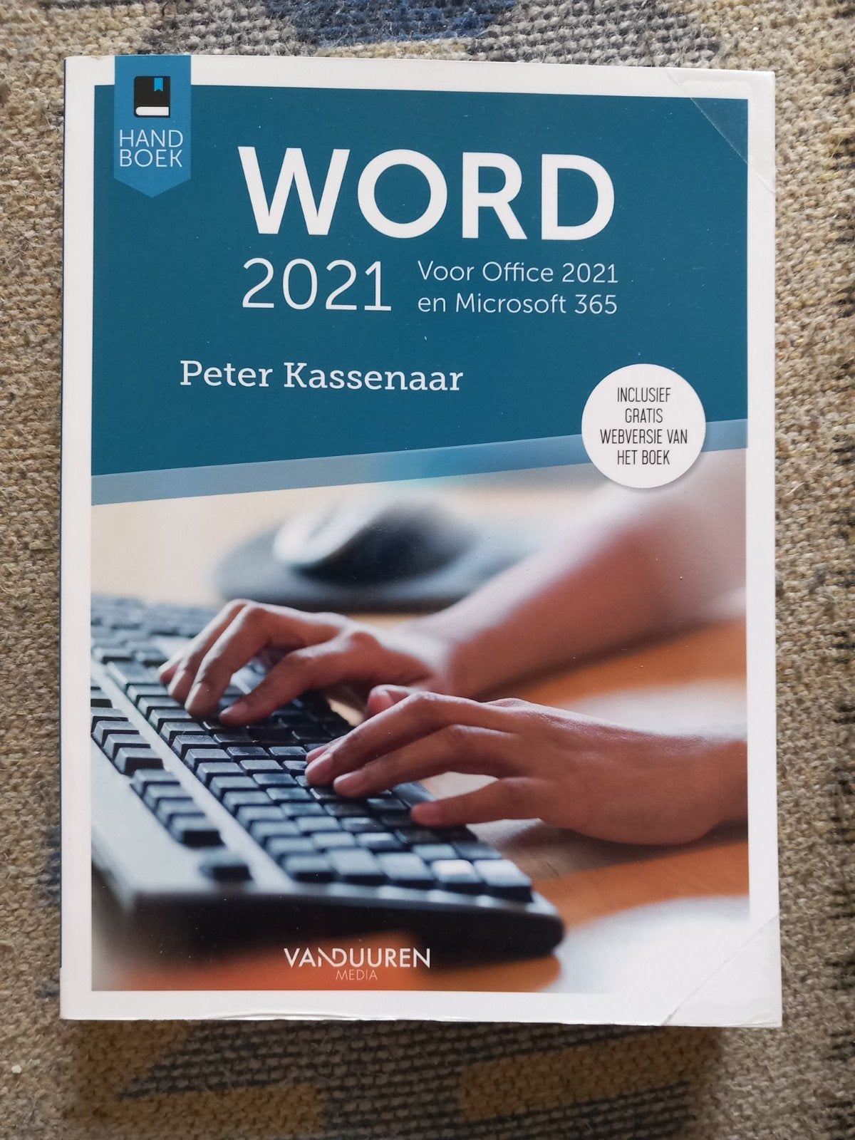 Peter Kassenaar - Handboek Word 2021, Ophalen of Verzenden, Gelezen, Peter Kassenaar