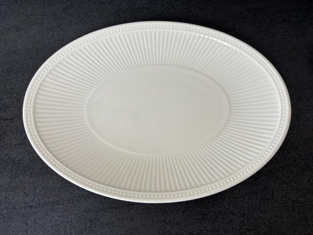 Wedgwood Windsor ovalen schaal - Zo goed als nieuw, Ophalen of Verzenden, Wedgwood, Aardewerk, Schaal of Schalen