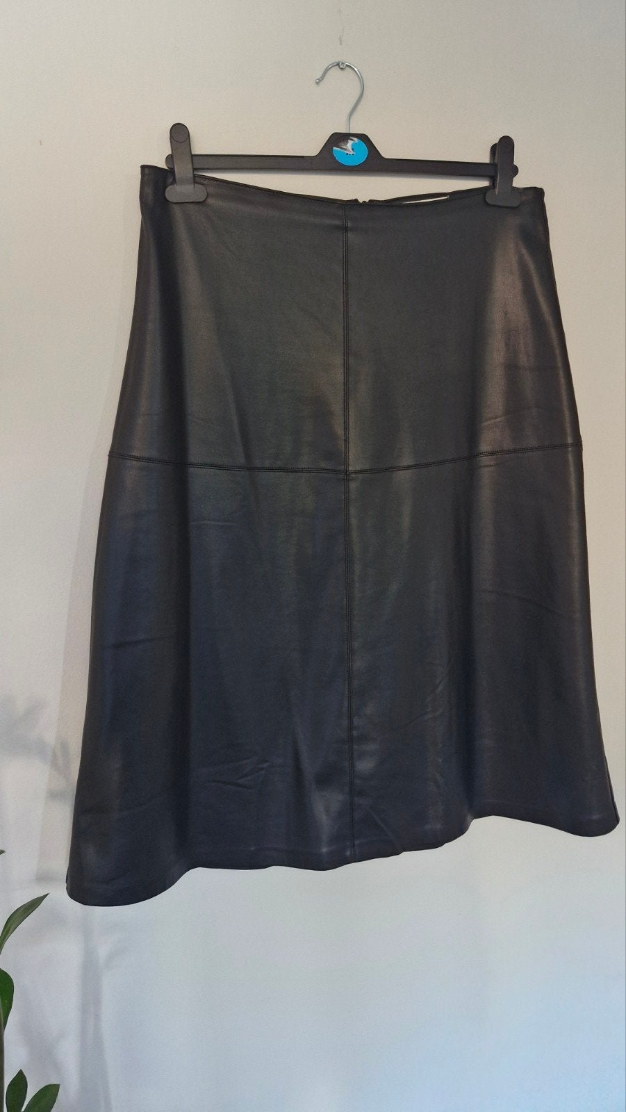 Mango zwarte rok imitatie leer L, Kleding | Dames, Mango, Zwart, Maat 42/44 (L), Ophalen of Verzenden