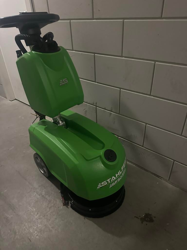 Stahlfest SFSD350 Schrobmachine - Efficiënte Vloerreiniger, Ophalen, Zo goed als nieuw, Schrobmachine
