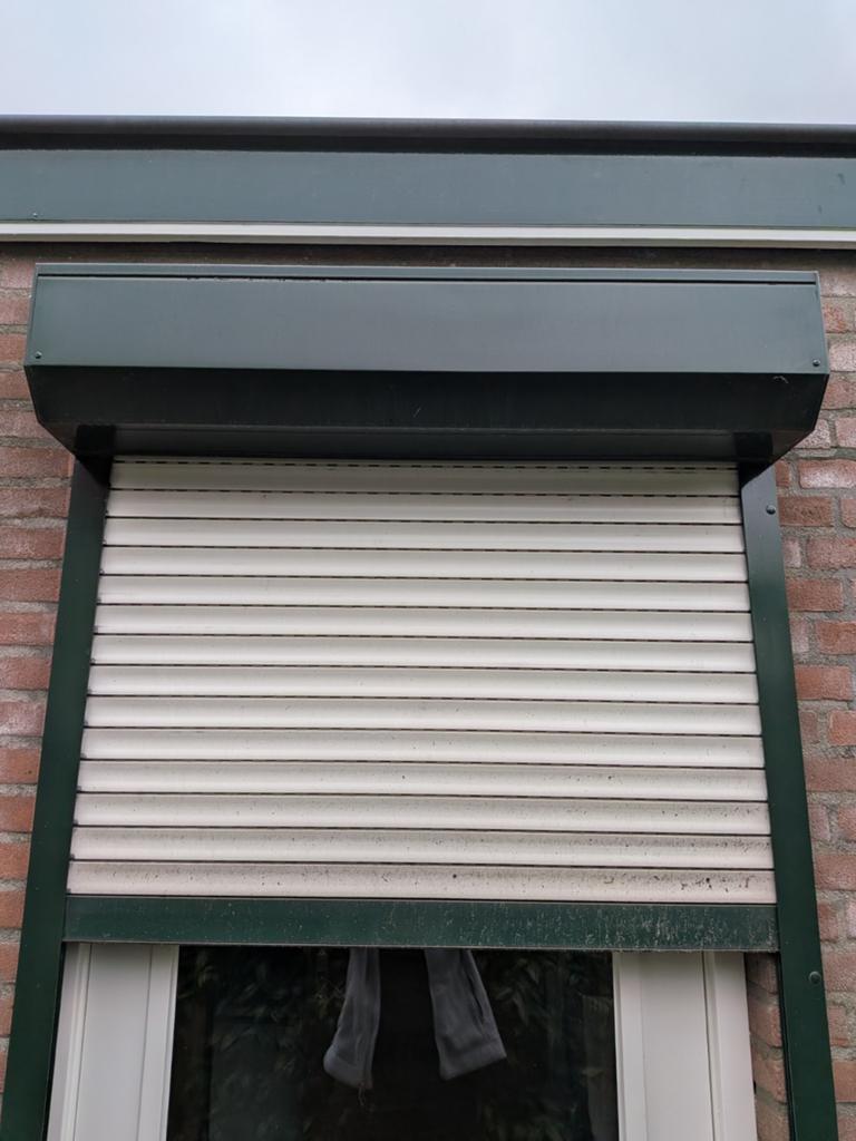 Rolluik met handbediening trekband, Doe-het-zelf en Verbouw, Rolluiken, Ophalen, Gebruikt, Minder dan 100 cm, Wit