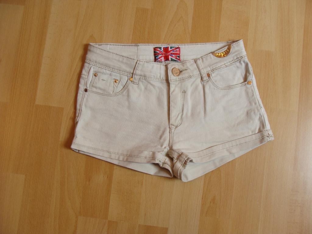 Beige korte broek/ hotpants *Daysie*, Maat 38/40 (M), Daysie, Kort, Beige