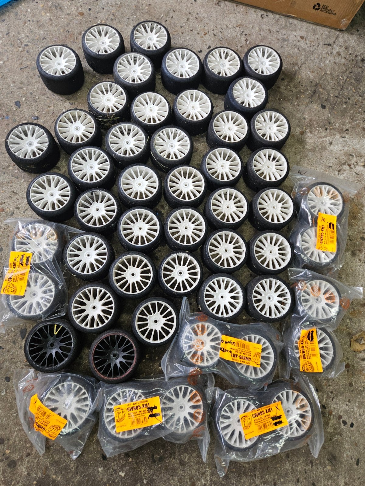 Partij gebruikte grp/pmt 1/5 bigscale banden mecatech genius, Ophalen, Gebruikt, Overige schalen, Onderdeel