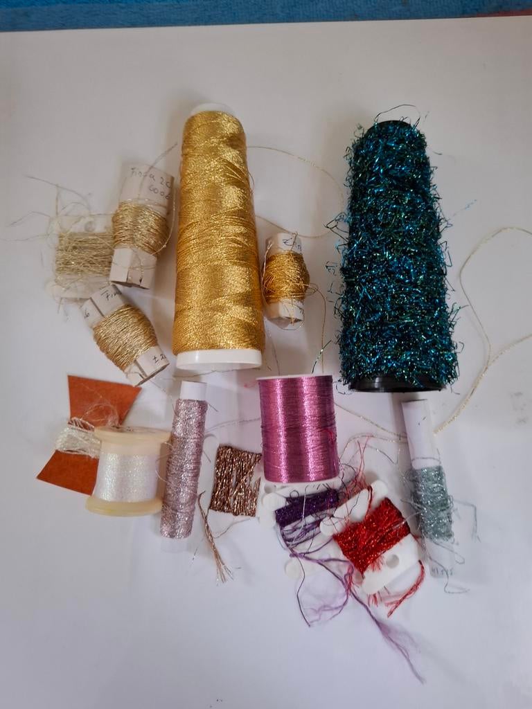 Glitter garen , verschillende kleuren, Ophalen of Verzenden, Garen of Naald(en)