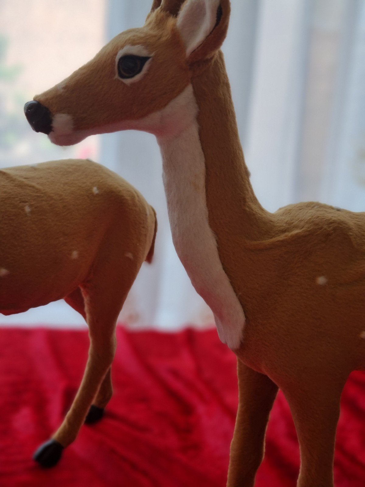 KERST..FLOX HERTEN MET GLAZEN OOGJES TWEE BRUINE EEN LIGGEND, Ophalen of Verzenden