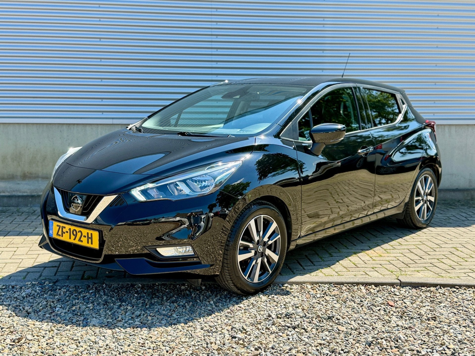 Nissan Micra 1.0 IG-T Tekna 100 PK [ Apple car,navi,cameraBo, Voorwielaandrijving, Zwart, Origineel Nederlands, 999 cc