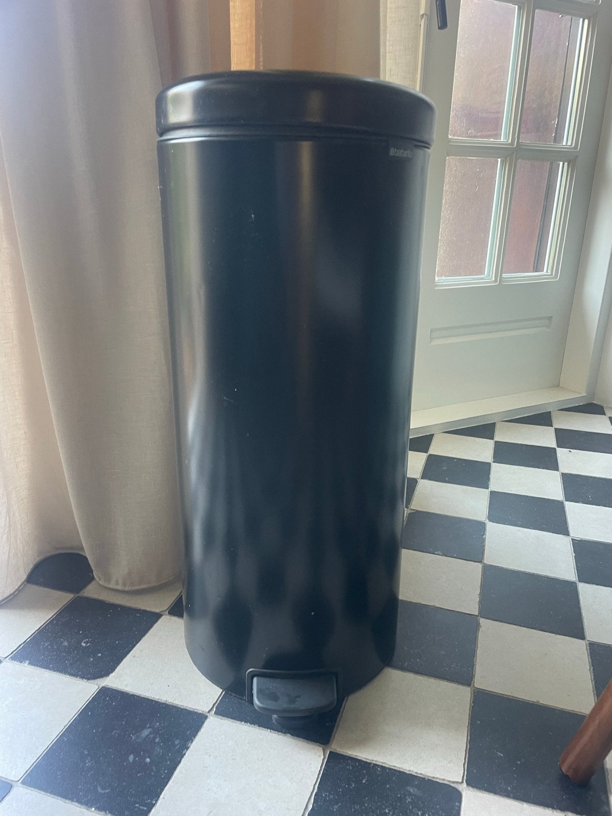 Brabantia pedaalemmer zwart - 30 liter, Huis en Inrichting, Woonaccessoires | Prullenbakken, Ophalen, 50 – 75, Gebruikt, Met pedaal