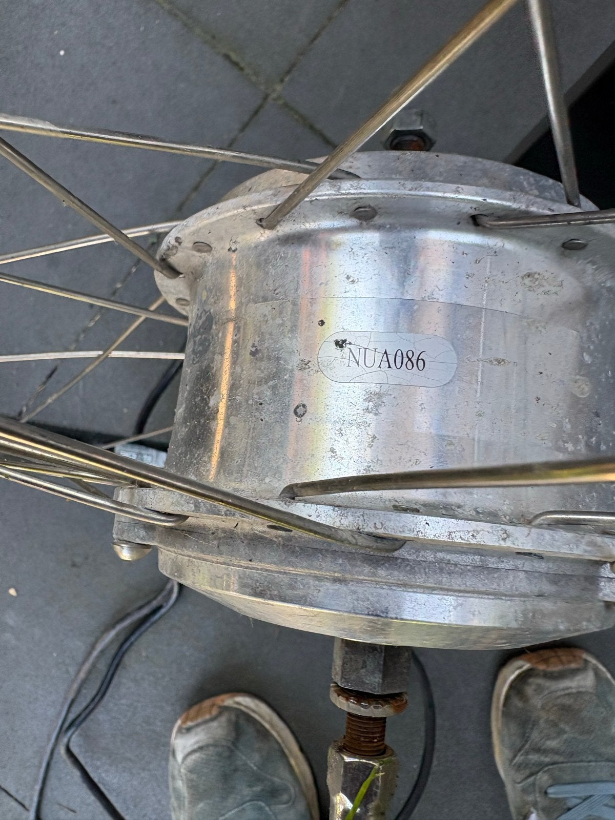 Elektrische fiets voorwiel met motor en band, Gebruikt, Ophalen of Verzenden, Aluminium, Elektrische fiets