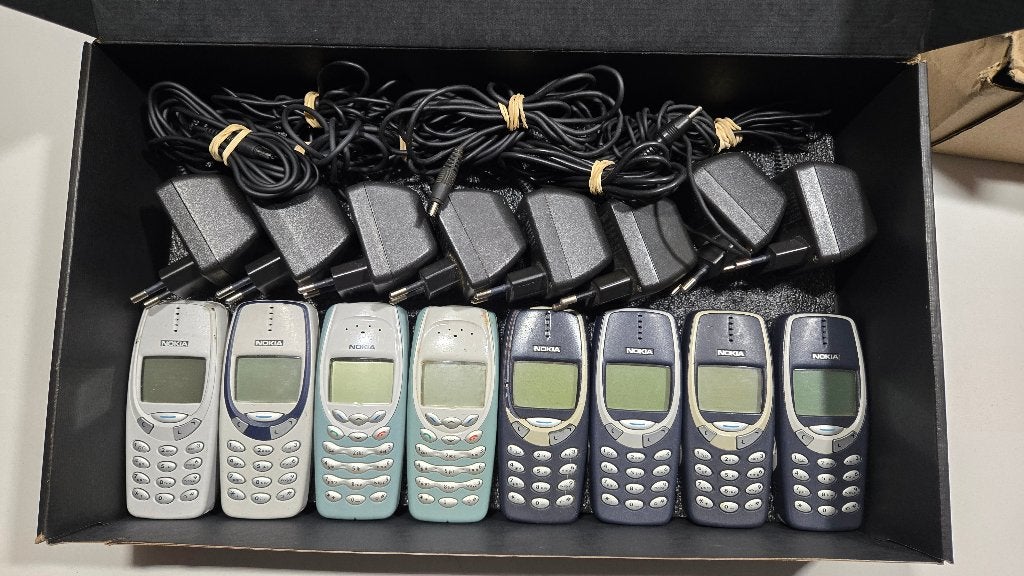 8 Nokia's 3310/3330/3410 werkend met lader., Gebruikt, Overige kleuren, Geen camera, Fysiek toetsenbord