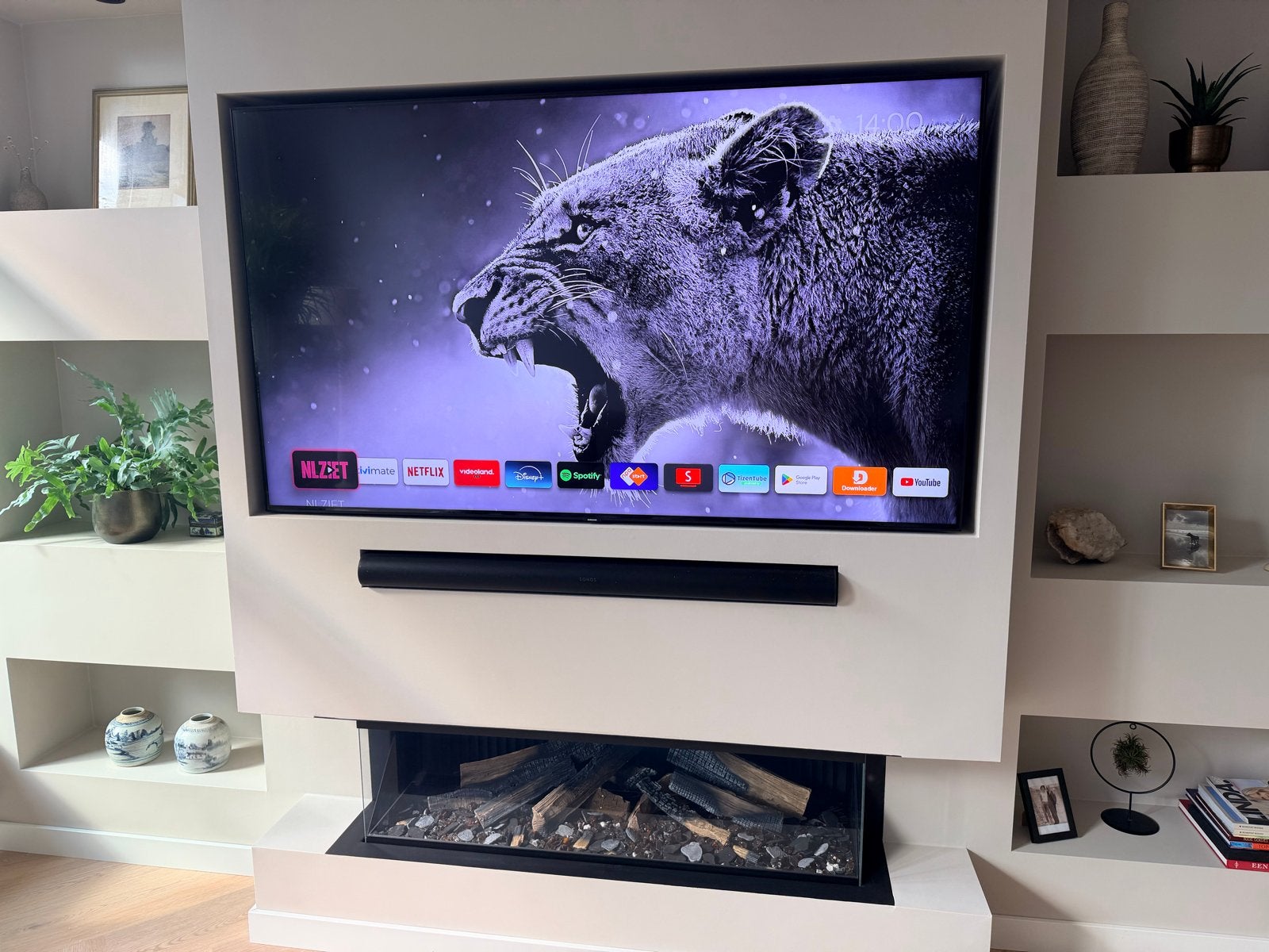 Samsung QE75Q70RA 75 inch 4K QLED Smart TV