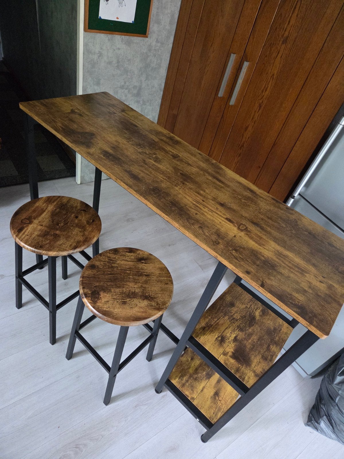 Leuke bartafel met krukken en opbergruimte, Ophalen, Gebruikt, Inclusief barstoelen