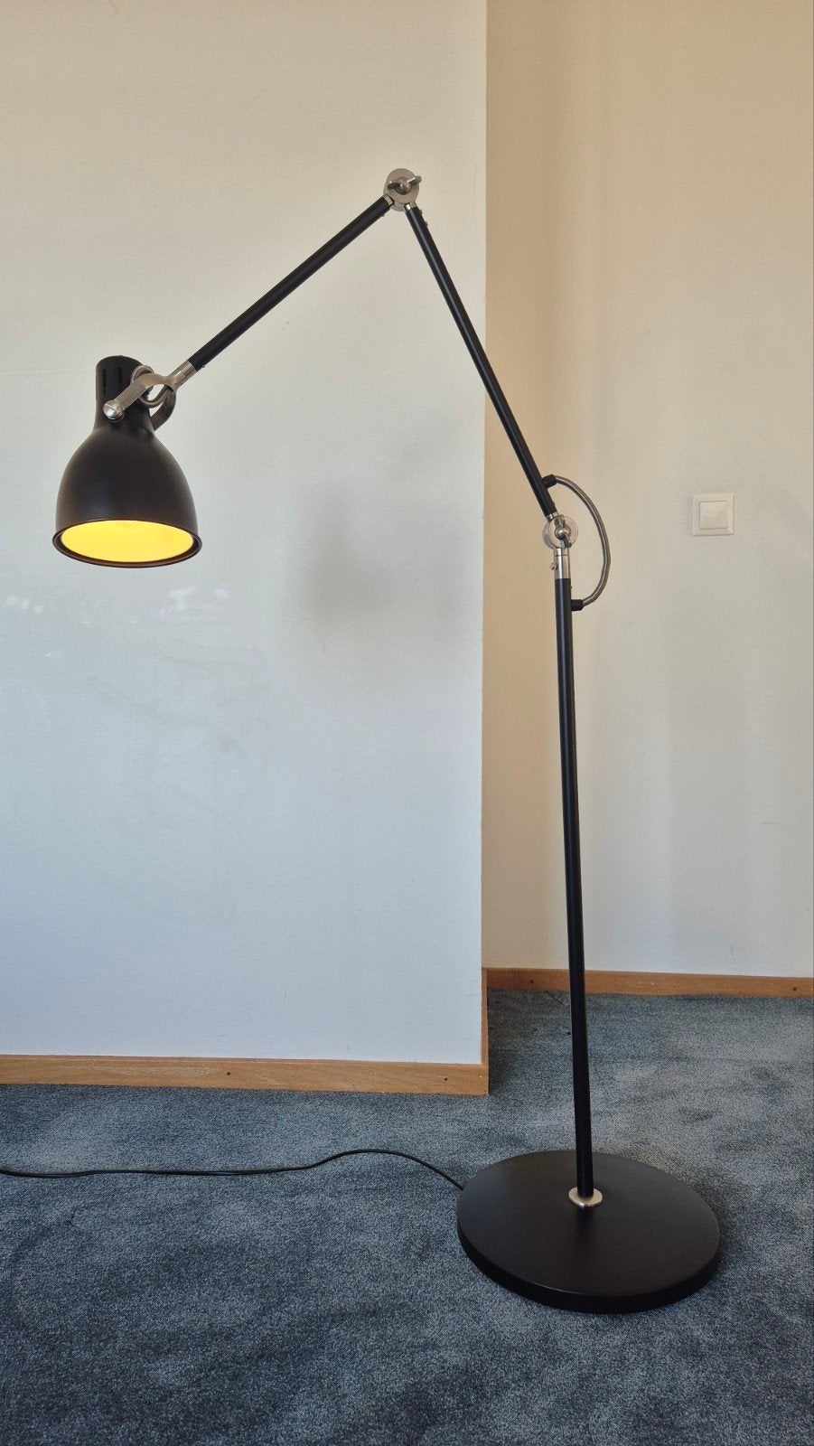 IKEA ARÖD vloerlamp zwart - 170 cm hoog, inclusief lampje, Ophalen, Gebruikt, E27 (groot), Metaal