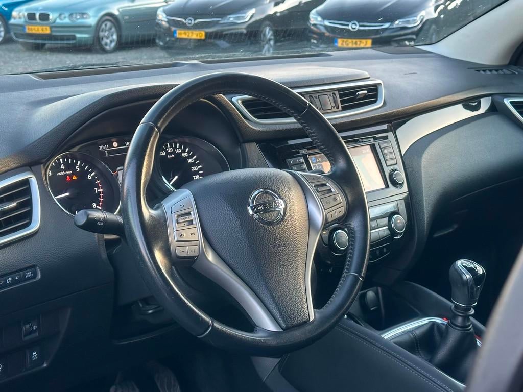 Nissan Qashqai 1.2 N-Connecta/NAVI/360 CAMERA/PANO/NW APK, Auto's, Nissan, Voorwielaandrijving, Stof, Gebruikt, Bruin