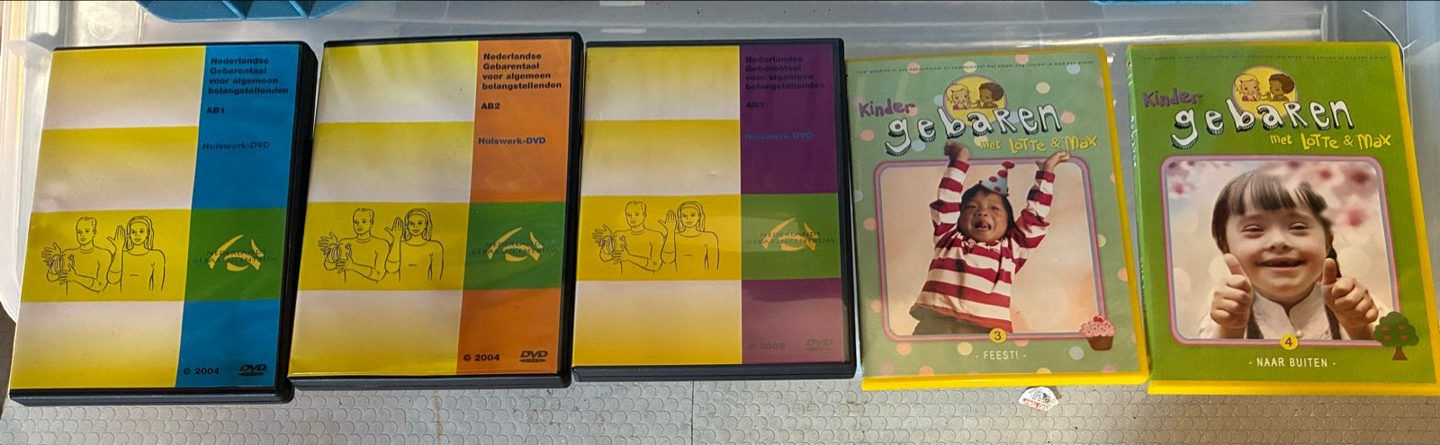 Kinder Gebaren DVD's en Nederlandse Gebarentaal DVD's, Gebruikt, Verzamelbox, Alle leeftijden, Nederlands