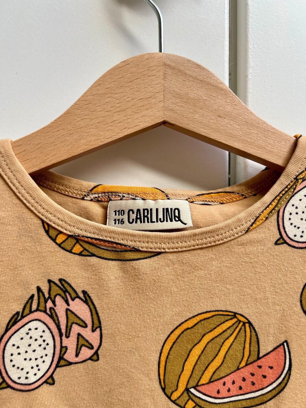 Zomerjurkje Carlijnq met fruitprint (maat 110/116), Ophalen of Verzenden, Zo goed als nieuw, Meisje
