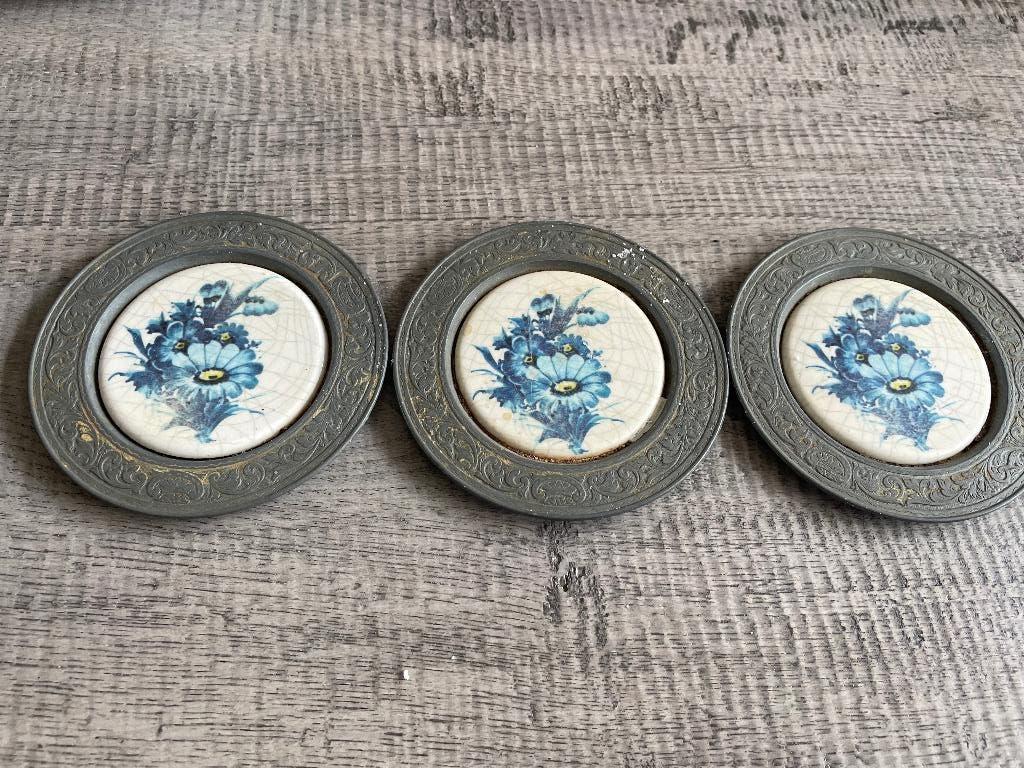 Set van 3 onderzetters van tin en aardewerk, Antiek en Kunst, Antiek | Tin, Ophalen of Verzenden
