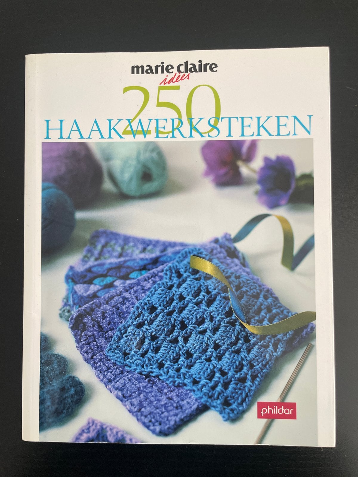 Marie Claire Idées: 250 Haakwerksteken, Ophalen of Verzenden, Zo goed als nieuw, Breien en Haken