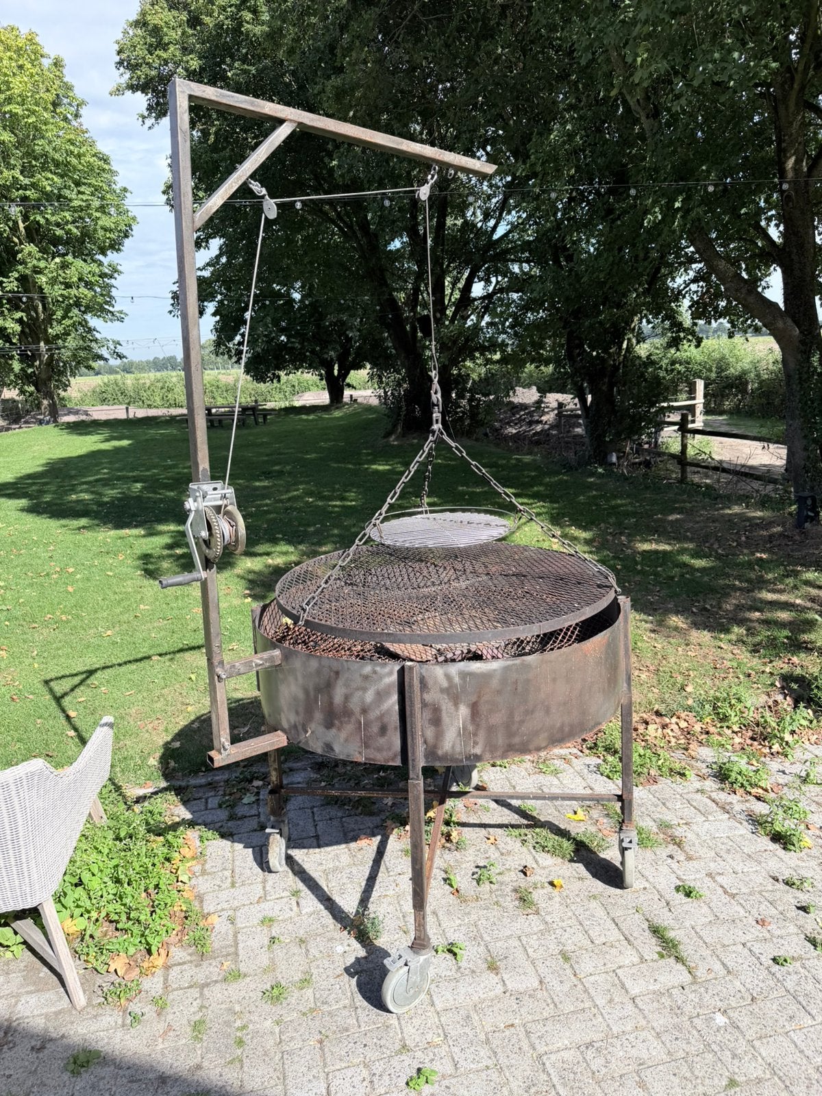 Unieke grote BBQ, Ophalen, Gebruikt