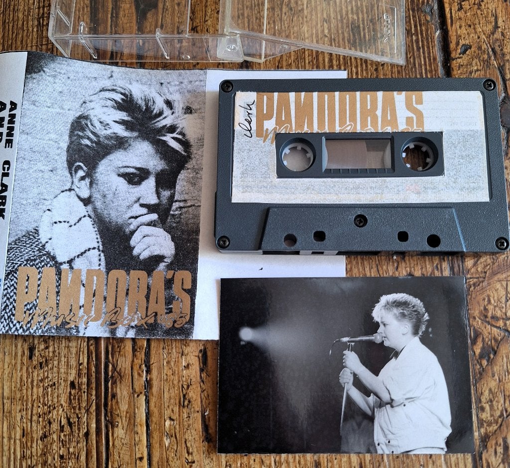 ANNE CLARK and band- Pandora's Music Box '85 + Foto, Ophalen of Verzenden, Zo goed als nieuw, 1 bandje, Origineel