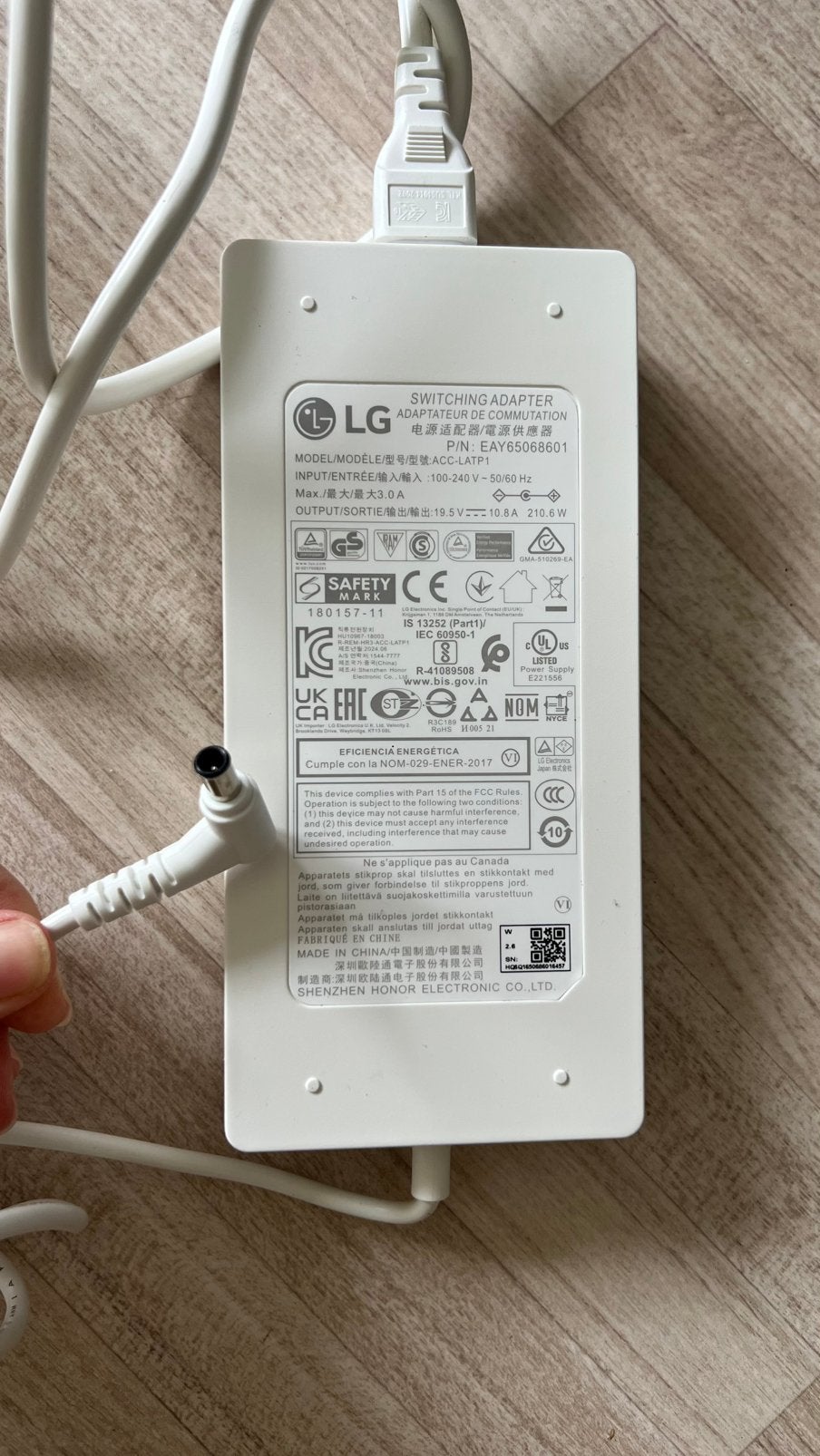 Lg 4k monitor adapter, Computers en Software, Interne voedingen, Ophalen of Verzenden, Zo goed als nieuw