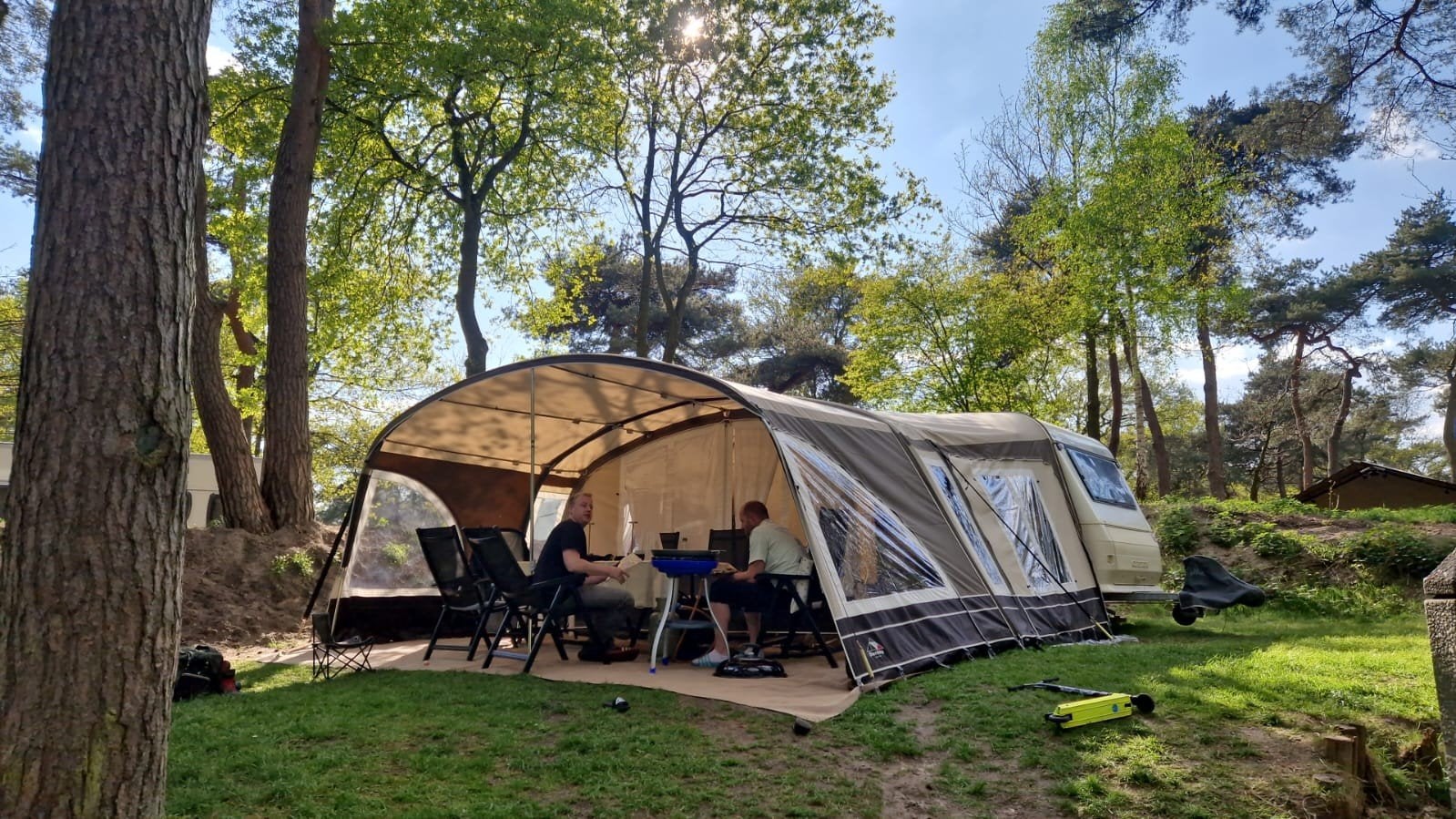 Adria 530D 4p. | Droog | Nieuwe Dorema voortent | Raamair, Luifel, Treinzit, Particulier, Adria