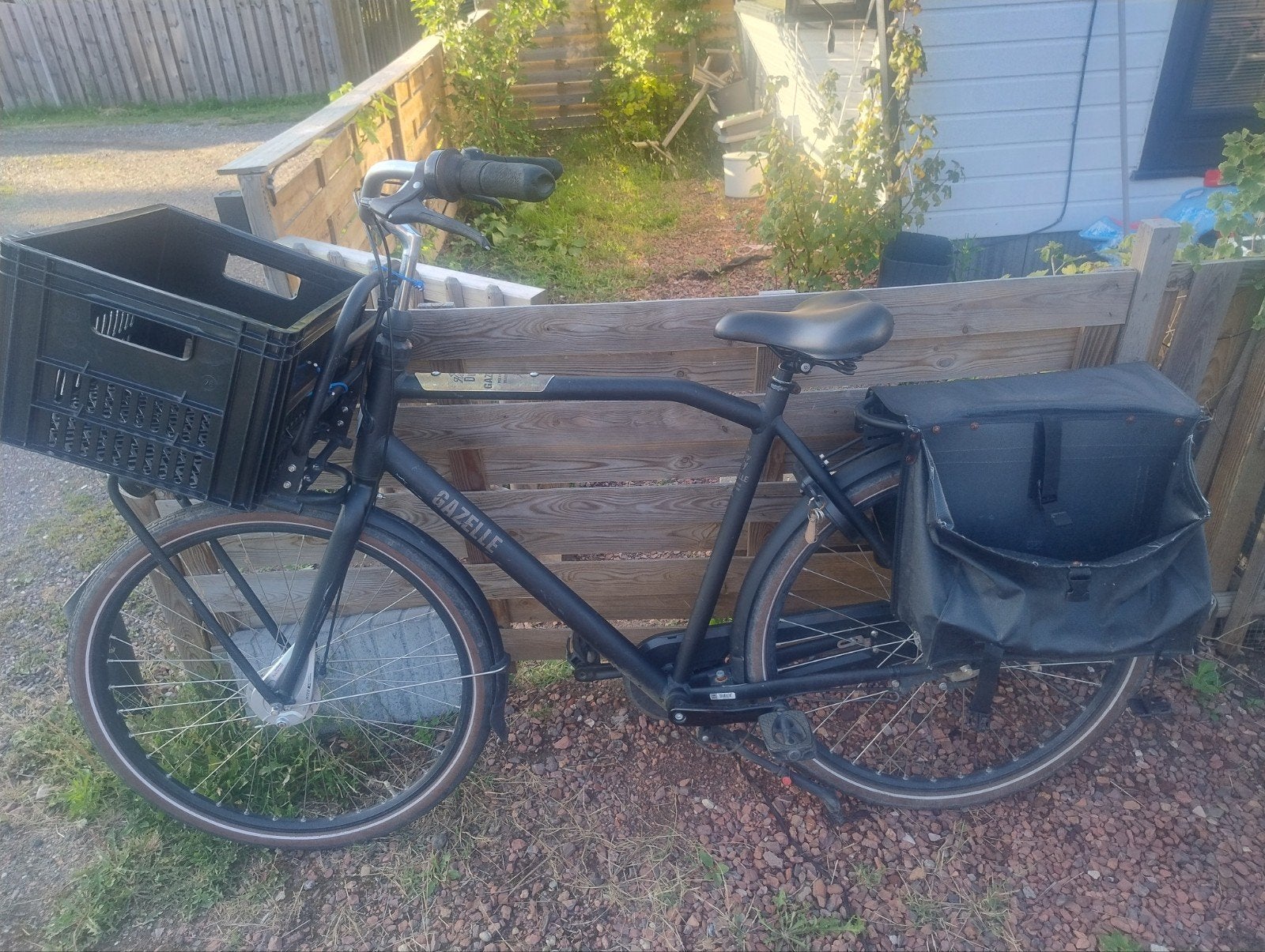 Gazelle HeavyDuty transportfiets met krat en fietstassen, Fietsen en Brommers, Fietsen | Dames | Damesfietsen, Ophalen, Versnellingen