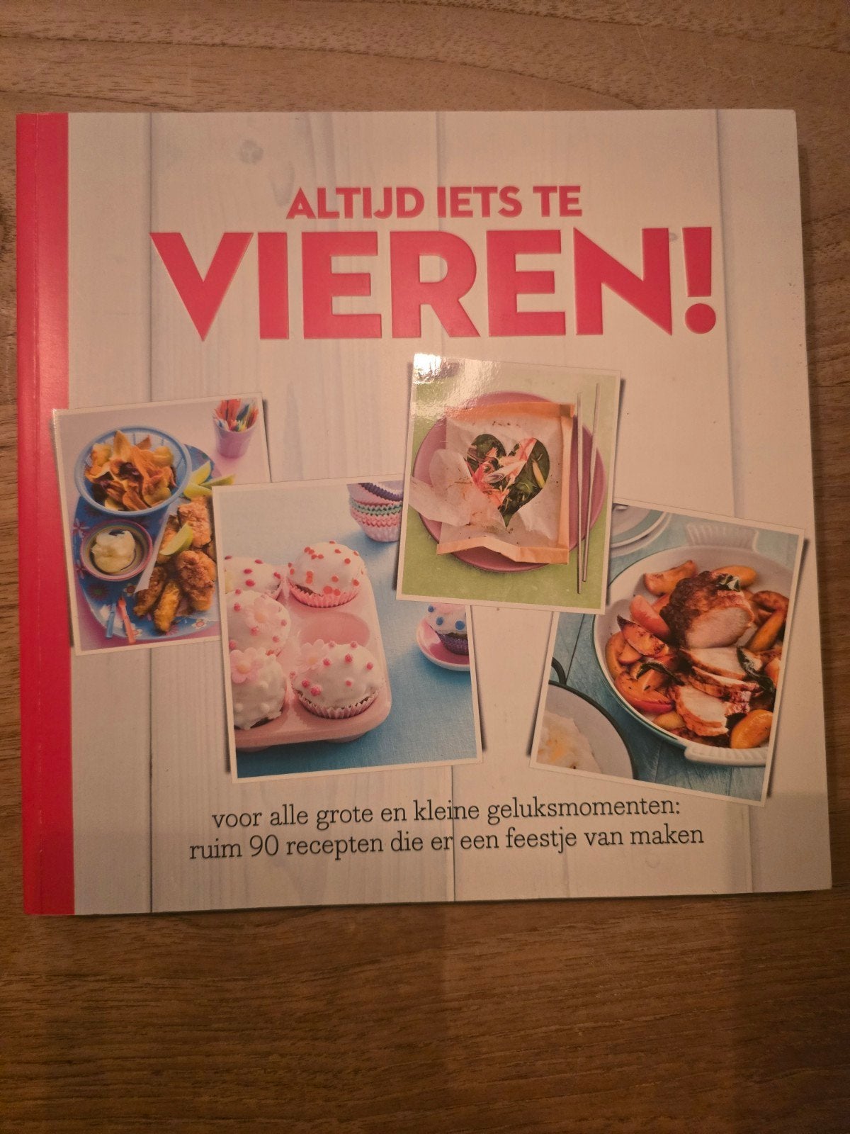 Altijd iets te vieren! AH kookboek, Boeken, Kookboeken, Ophalen of Verzenden, Zo goed als nieuw, Nederland en België, Albert Heijn