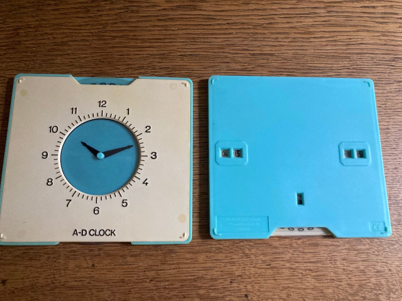 2 klokken uit school, Ophalen of Verzenden, Gebruikt