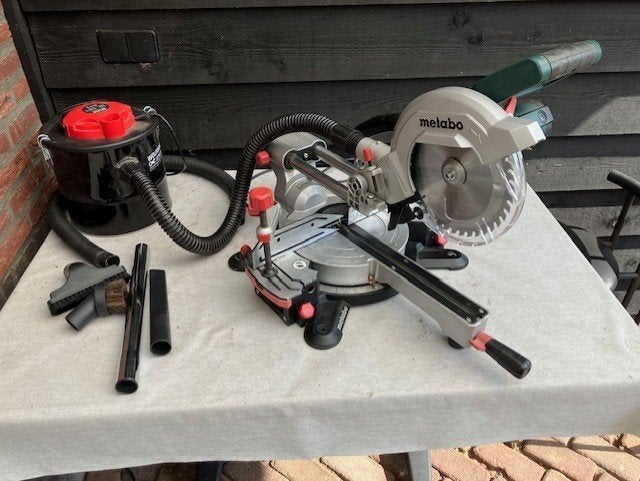 afkortzaag metabo kgs 216 m met afzuiging, Doe-het-zelf en Verbouw, Gebruikt, Ophalen of Verzenden, Afkortzaag, 30 tot 70 mm