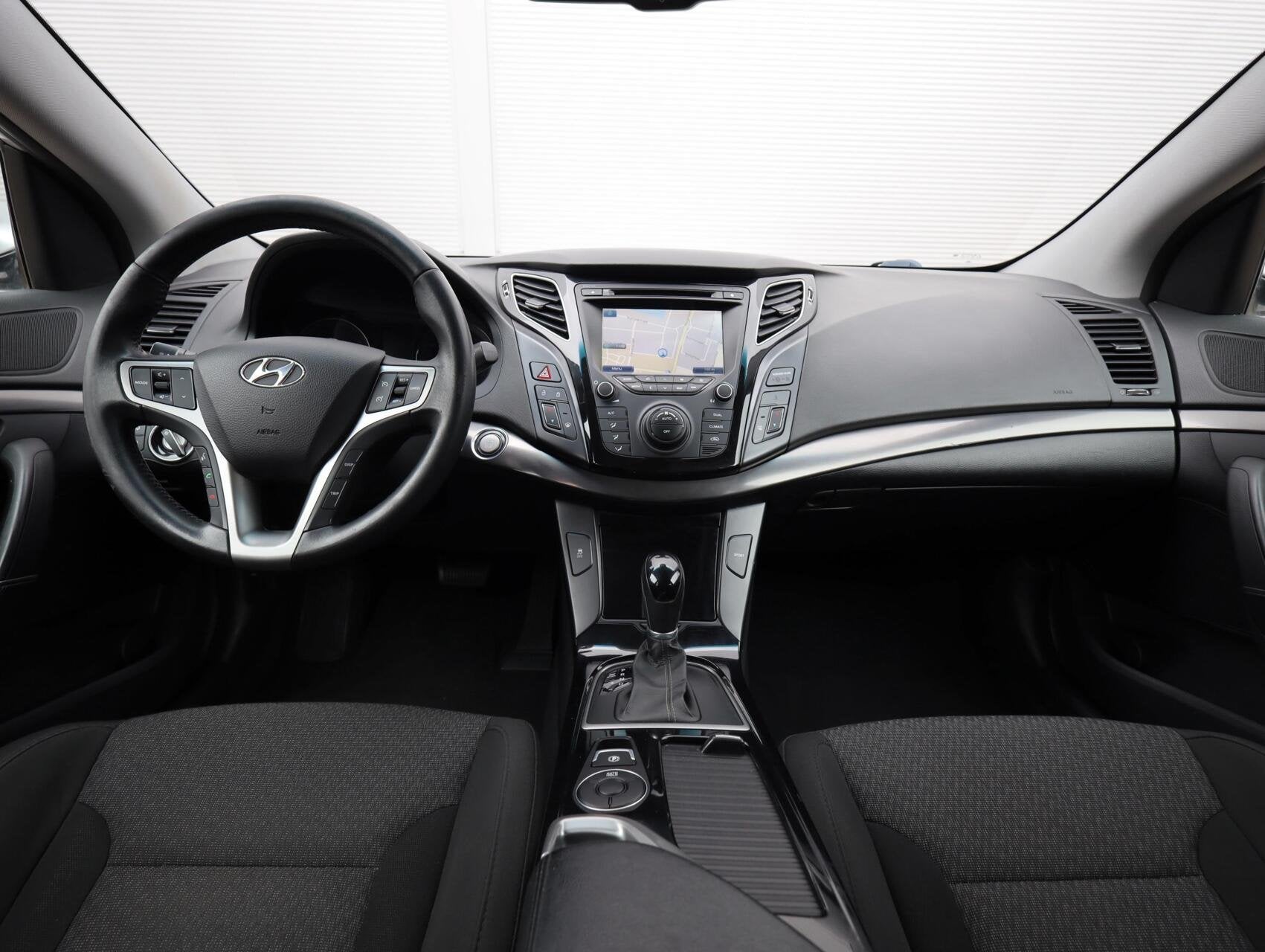 Hyundai i40 2.0 GDI i-Vision Automaat (Vol-Opties!) NL-auto, Auto's, Hyundai, Euro 5, Gebruikt, Huisgarantie, 4 cilinders