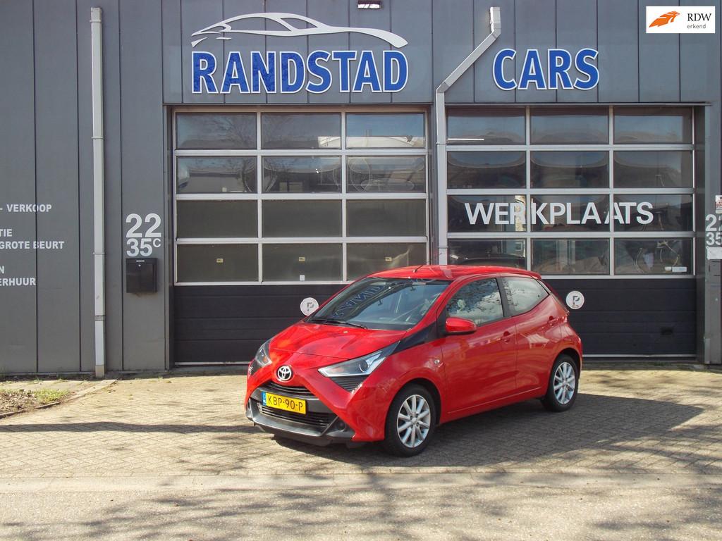 Toyota Aygo 1.0 VVT-i x-play Automaat Carplay Airco Elek Pak, Auto's, Toyota, Gebruikt, Euro 6, 4 stoelen, 3 cilinders