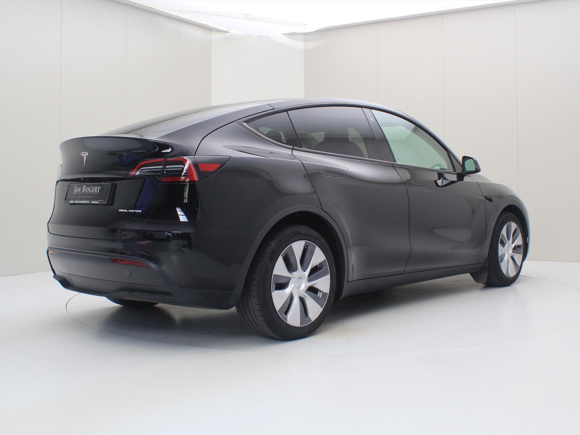 Tesla Model Y Long Range AWD 75kWh 351pk [ AMD RYZEN+ENHANCE, Automaat, Gebruikt, Zwart, Zwart