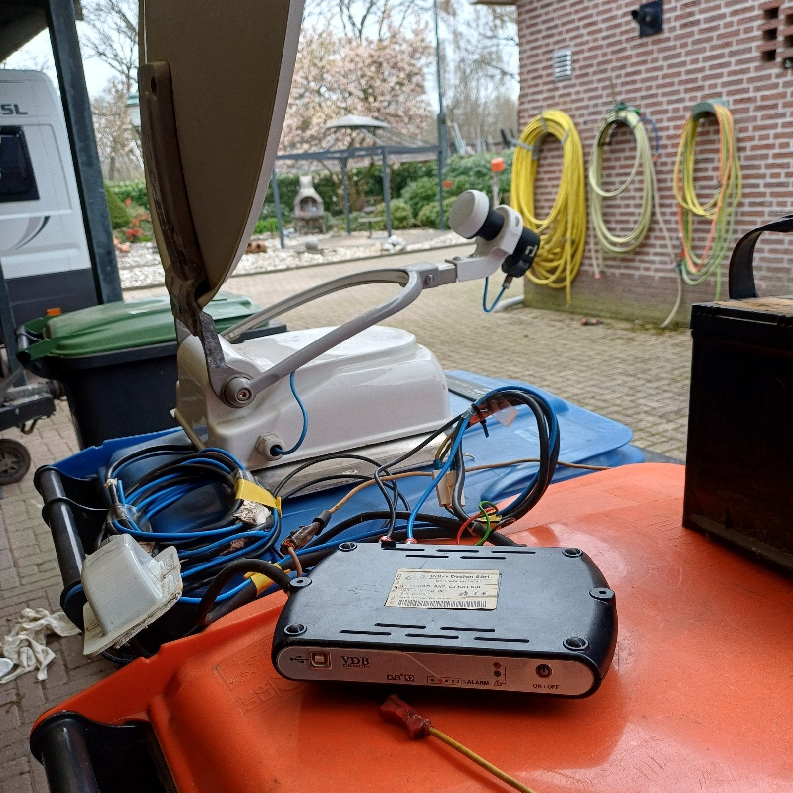 Tv schotel voor camper of caravan, Caravans en Kamperen, Ophalen, Gebruikt