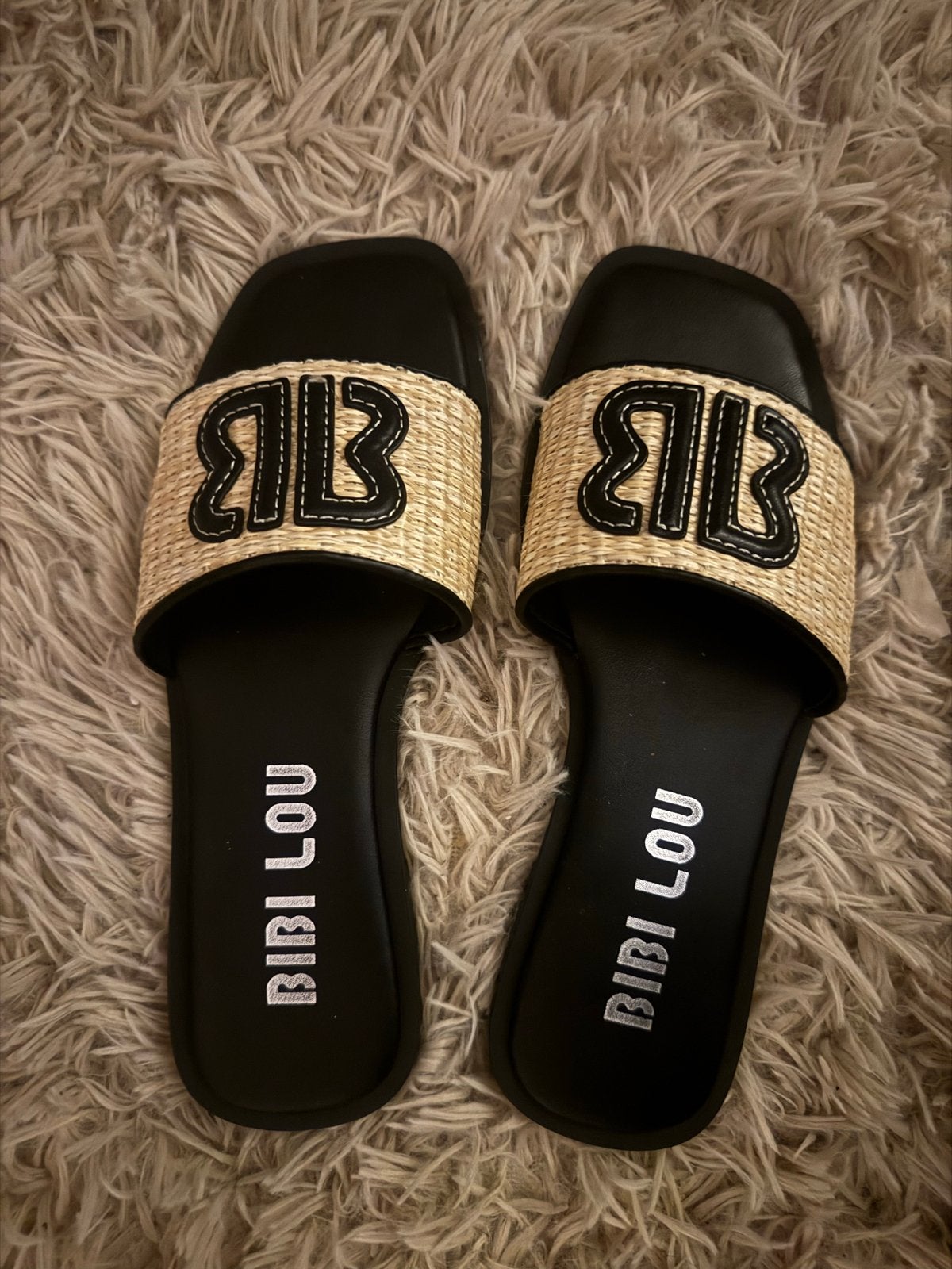 Bibi Lou slippers - 1x gedragen, Ophalen, Zo goed als nieuw, Zwart, Slippers