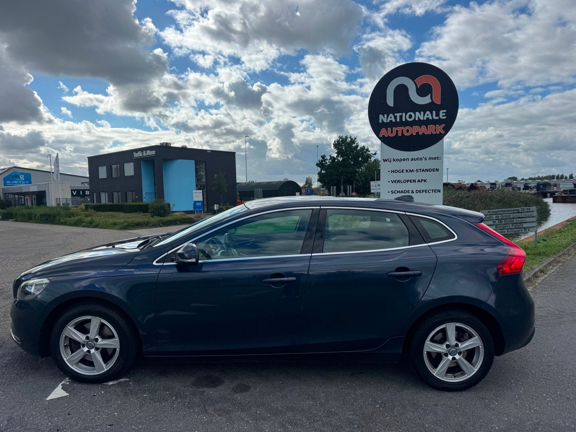 Volvo V40 2014 * 1.6 D2 Momentum * Export & Handel only, Euro 5, Gebruikt, 4 cilinders, 700 kg