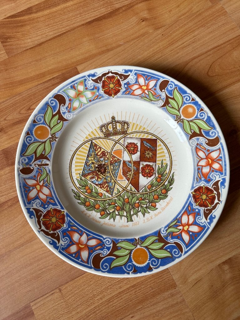Herinneringsbord Juliana & Bernhard, Ophalen of Verzenden, Zo goed als nieuw, Nederland, Servies