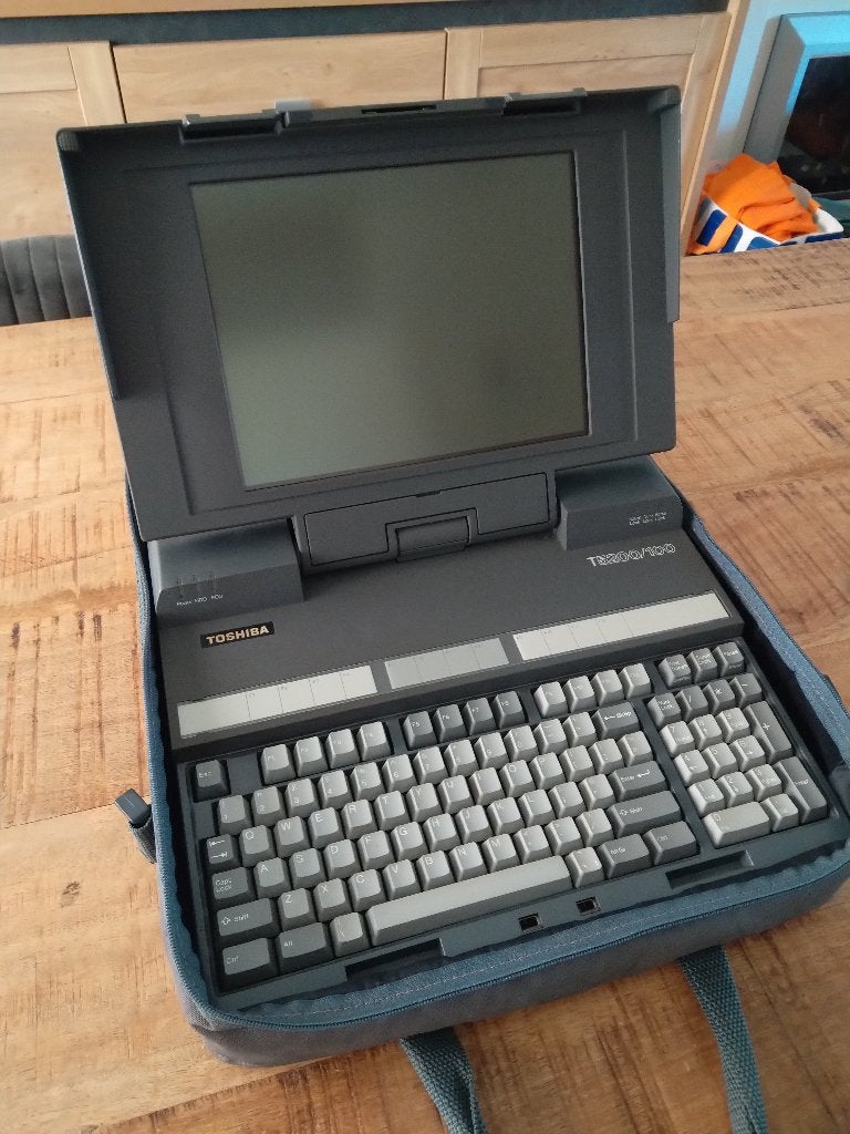 Toshiba T5200/100 Luggable - portable 386DX computer 1991, Computers en Software, Vintage Computers, Ophalen, Toshiba