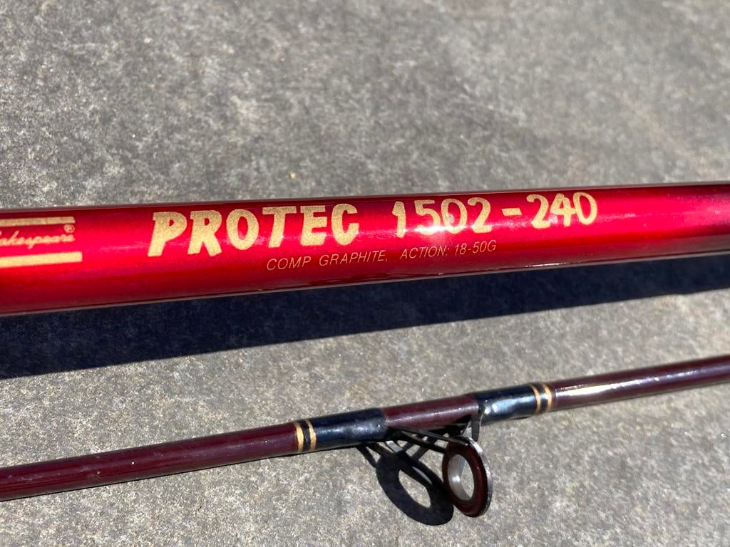 Protec 1502 - 240 graphite action 18-50 gr werphengel, Watersport en Boten, Hengelsport | Algemeen, Ophalen, Zo goed als nieuw